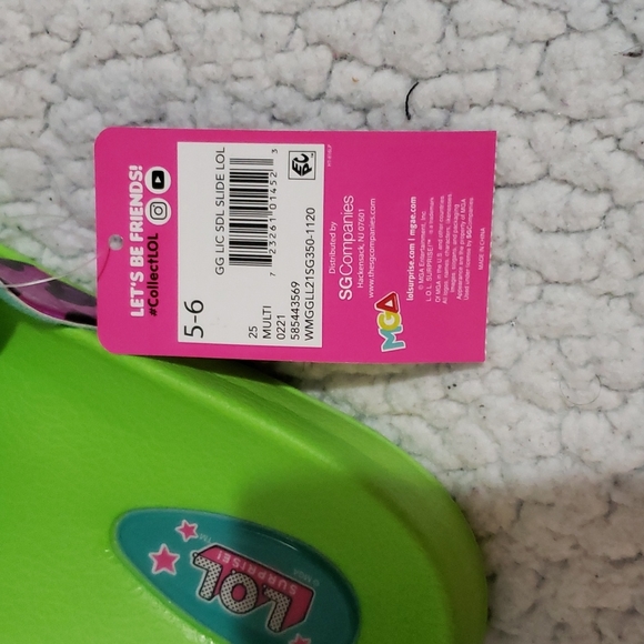 NWT L.O.L. girls Slides size 5/6 big girls - Picture 4 of 6
